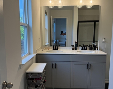 111 Golden Gate Lane - Photo Thumbnail 18