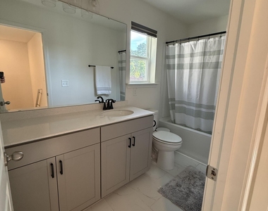 111 Golden Gate Lane - Photo Thumbnail 24