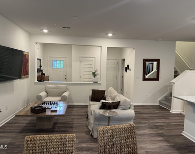 111 Golden Gate Lane - Photo Thumbnail 14