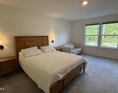 111 Golden Gate Lane - Photo Thumbnail 16