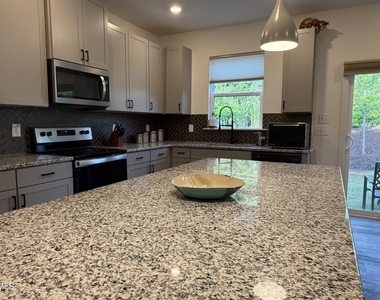 111 Golden Gate Lane - Photo Thumbnail 8
