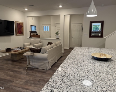 111 Golden Gate Lane - Photo Thumbnail 5