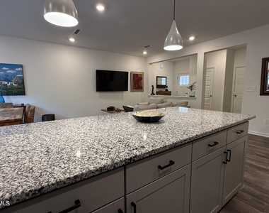 111 Golden Gate Lane - Photo Thumbnail 11