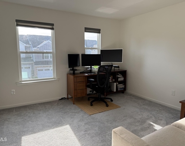 111 Golden Gate Lane - Photo Thumbnail 25