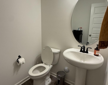 111 Golden Gate Lane - Photo Thumbnail 15