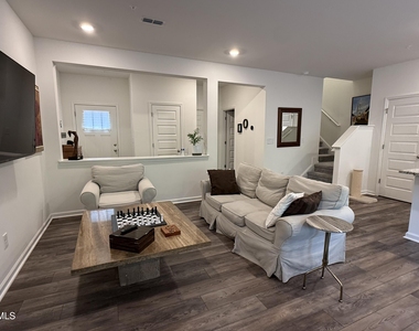 111 Golden Gate Lane - Photo Thumbnail 13