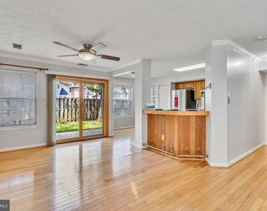 13920 Lord Fairfax Place - Photo Thumbnail 5