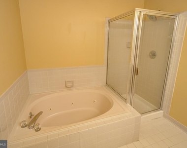 13920 Lord Fairfax Place - Photo Thumbnail 15