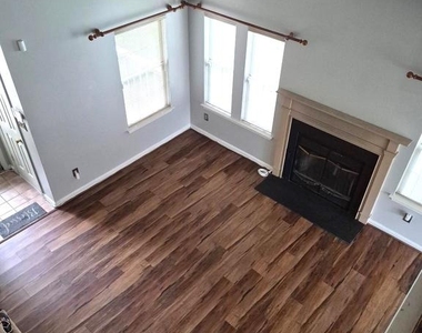 13920 Lord Fairfax Place - Photo Thumbnail 27