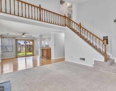 13920 Lord Fairfax Place - Photo Thumbnail 4