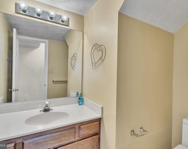 13920 Lord Fairfax Place - Photo Thumbnail 11