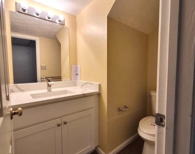 13920 Lord Fairfax Place - Photo Thumbnail 29