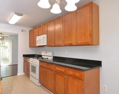 714 Hurley Avenue - Photo Thumbnail 2
