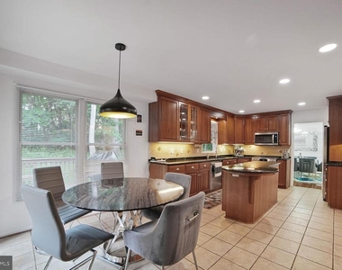 18420 Shady View Lane - Photo Thumbnail 8