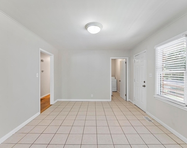 2808 Bardwell Road - Photo Thumbnail 12