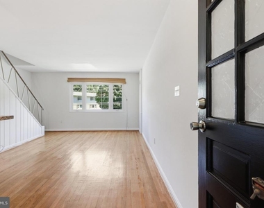 5364 Pooks Hill Road - Photo Thumbnail 4