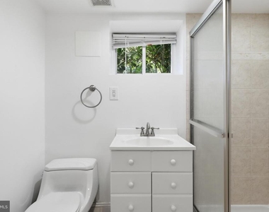 5364 Pooks Hill Road - Photo Thumbnail 12