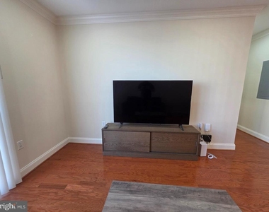 38 Maryland Avenue - Photo Thumbnail 10