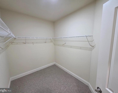 38 Maryland Avenue - Photo Thumbnail 16