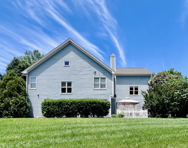 1073 Gold Rock Lane - Photo Thumbnail 2