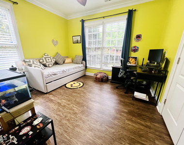 1073 Gold Rock Lane - Photo Thumbnail 11