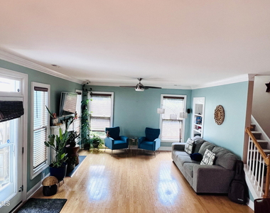 1073 Gold Rock Lane - Photo Thumbnail 6