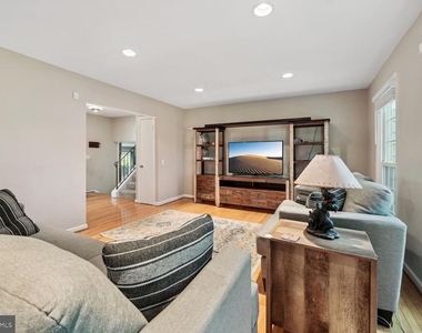 12904 North Commons Way - Photo Thumbnail 7