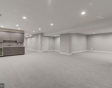 5700 Tanglewood Drive - Photo Thumbnail 27