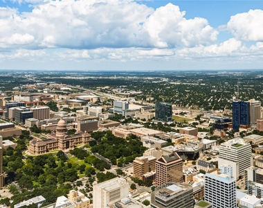 600 Guadalupe St - Photo Thumbnail 8