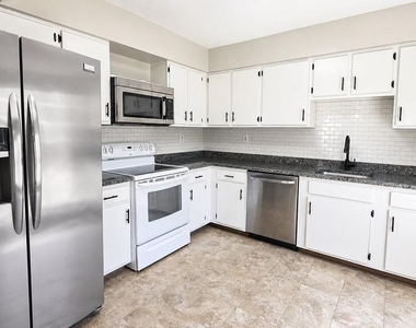 3447 Iris Place - Photo Thumbnail 11