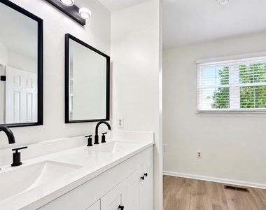 3447 Iris Place - Photo Thumbnail 24