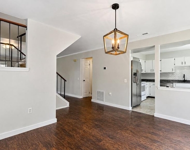 3447 Iris Place - Photo Thumbnail 9