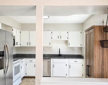 3447 Iris Place - Photo Thumbnail 10