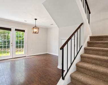3447 Iris Place - Photo Thumbnail 6
