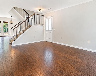 3447 Iris Place - Photo Thumbnail 4