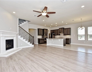 2208 Legend Hill Dr - Photo Thumbnail 6