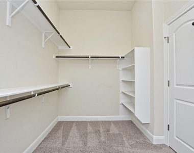2208 Legend Hill Dr - Photo Thumbnail 17