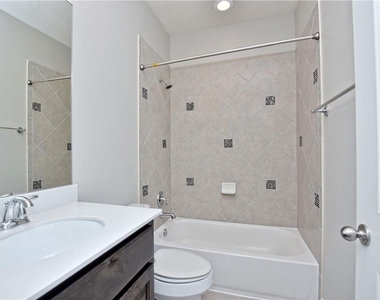 2208 Legend Hill Dr - Photo Thumbnail 20