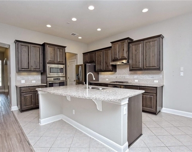 2208 Legend Hill Dr - Photo Thumbnail 8