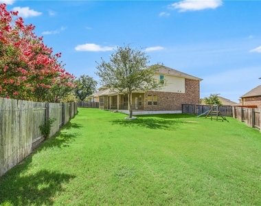 2208 Legend Hill Dr - Photo Thumbnail 28