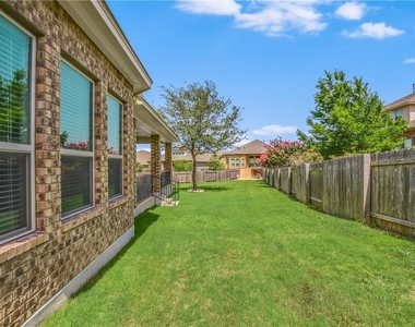 2208 Legend Hill Dr - Photo Thumbnail 27