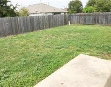 218 Jennifer Ln - Photo Thumbnail 38