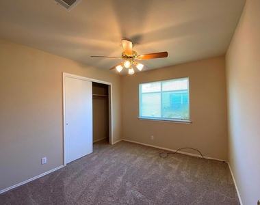 218 Jennifer Ln - Photo Thumbnail 23