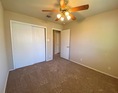 218 Jennifer Ln - Photo Thumbnail 22