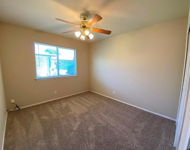 218 Jennifer Ln - Photo Thumbnail 21
