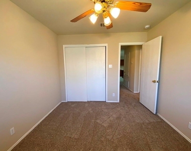 218 Jennifer Ln - Photo Thumbnail 29