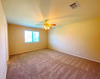 218 Jennifer Ln - Photo Thumbnail 27