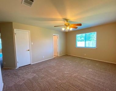 218 Jennifer Ln - Photo Thumbnail 34
