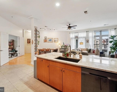 1209 N Charles Street - Photo Thumbnail 5