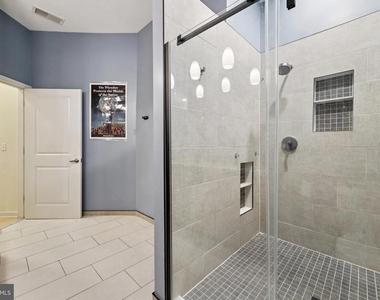 1209 N Charles Street - Photo Thumbnail 15
